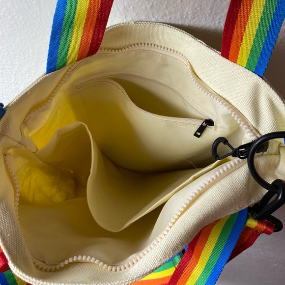 Rainbow stripe heart print tote - Picture 8 of 9